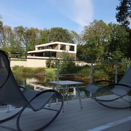Luxe Wellness Beleving In Een Floating Tiny House * Merselo