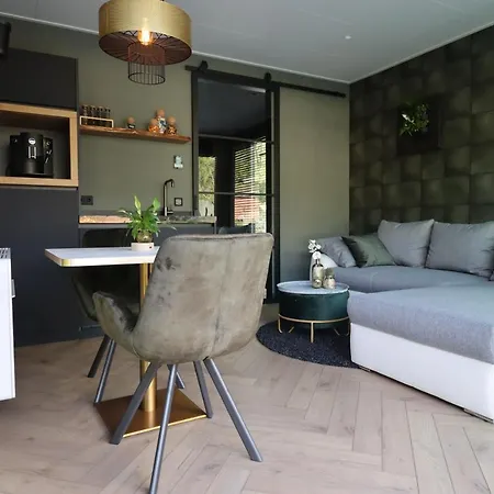 Luxe Wellness Beleving In Een Floating Tiny House *
